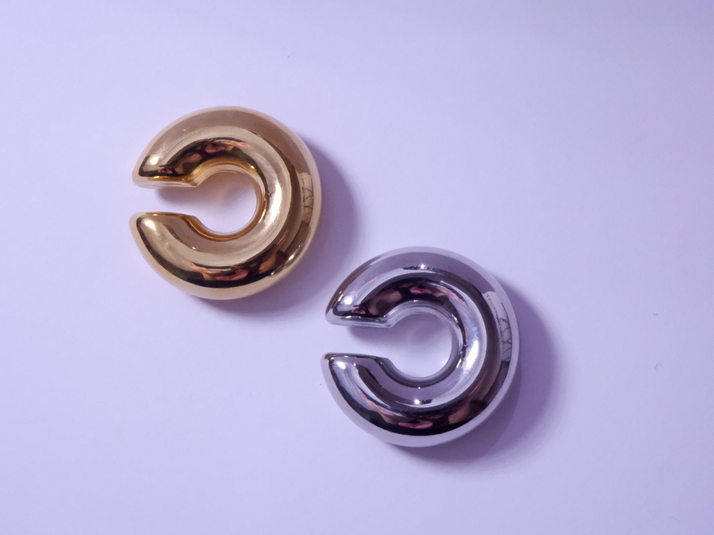 Επιχρυσωμένο Ατσάλινο Ear Cuff Donut 1pc