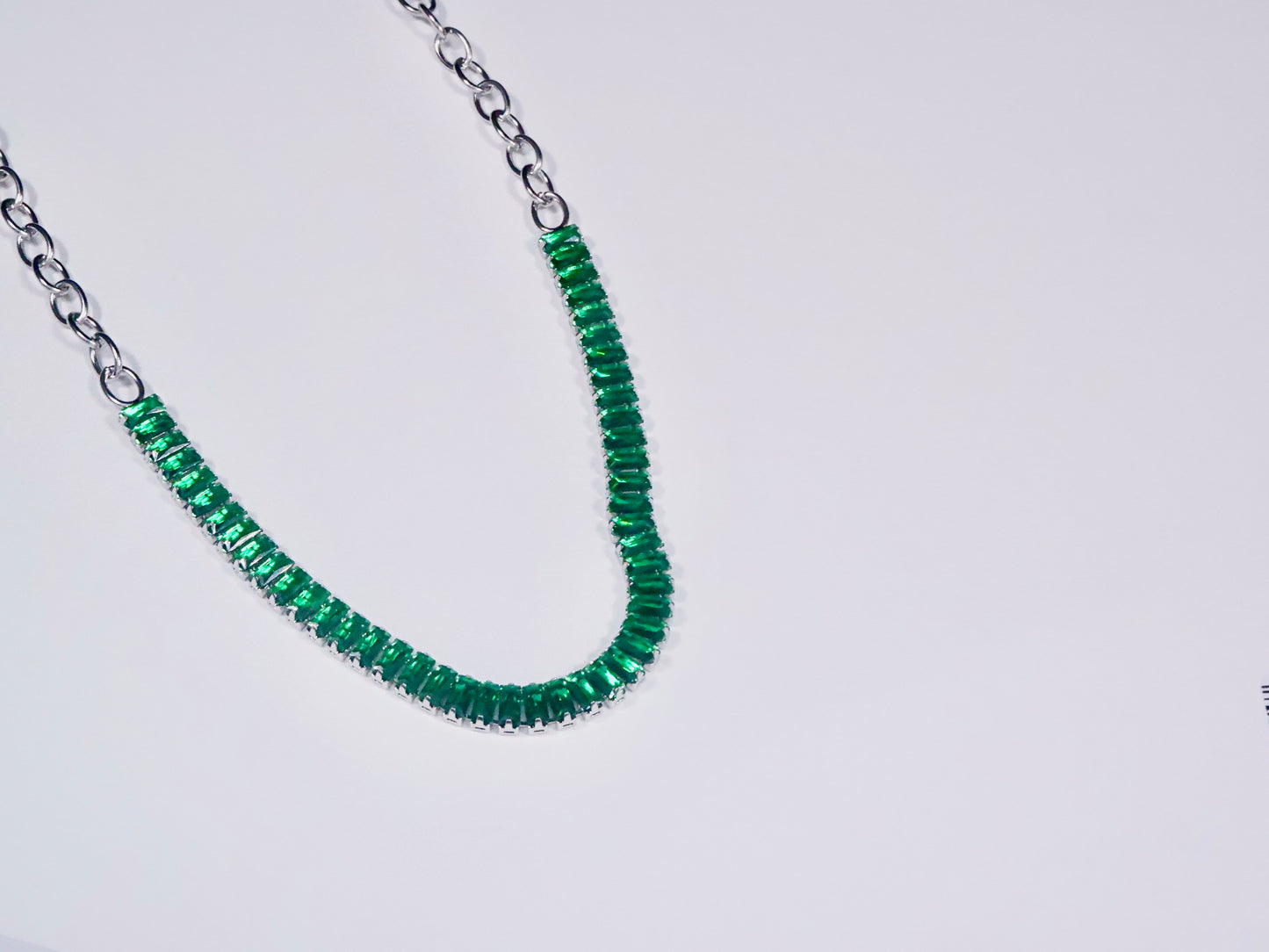 Choker με Πράσινες Πέτρες Ζιργκόν