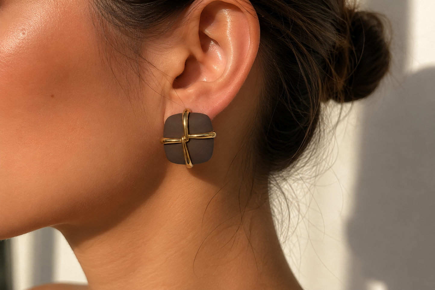 Elegant Brown - Gold Earirngs