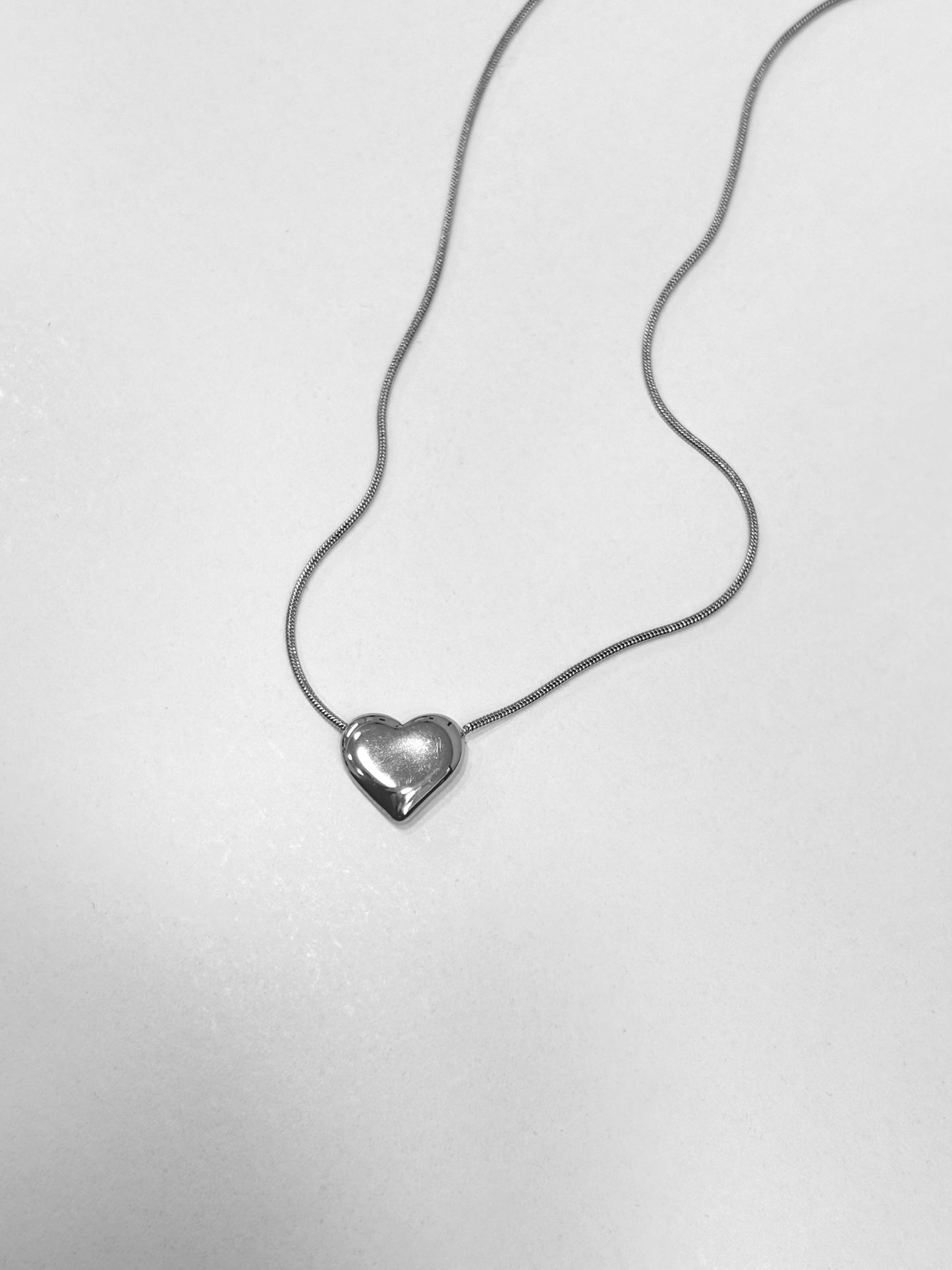 Kολιέ Ατσάλινο ΄Με Σχέδιο Καρδιά'